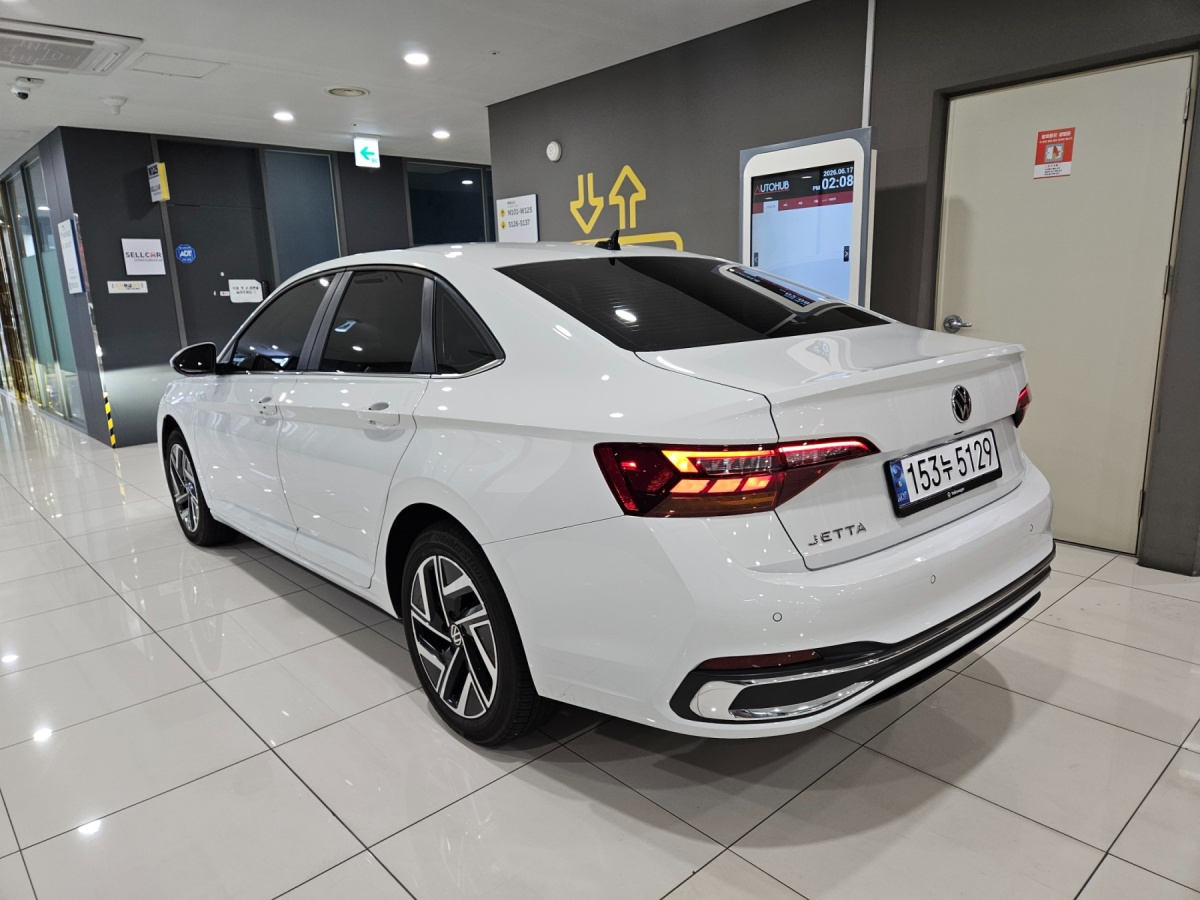 Volkswagen Jetta, 2023 — фото 2 из 12
