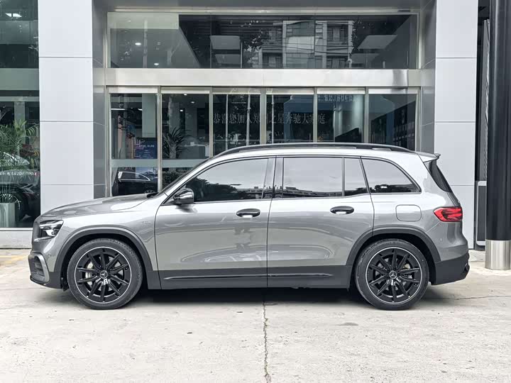 Mercedes-Benz GLB-Class AMG, 2024 — фото 8 из 9