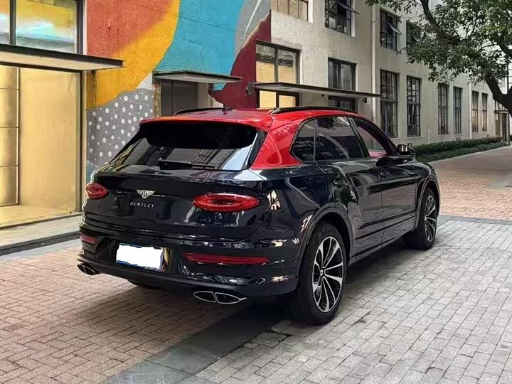 Bentley Bentayga, 2022 — фото 3 из 7