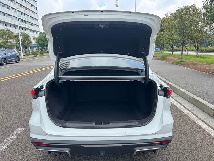 Geely Galaxy L6, 2023 — фото 8 из 9