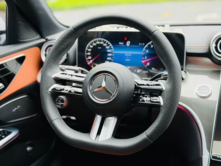 Mercedes-Benz C-Class, 2023 — фото 4 из 9