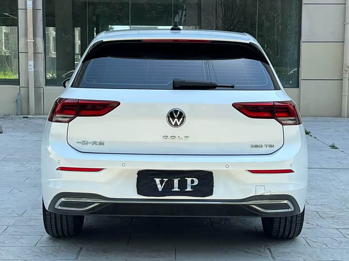 Volkswagen Golf, 2023 — фото 8 из 9
