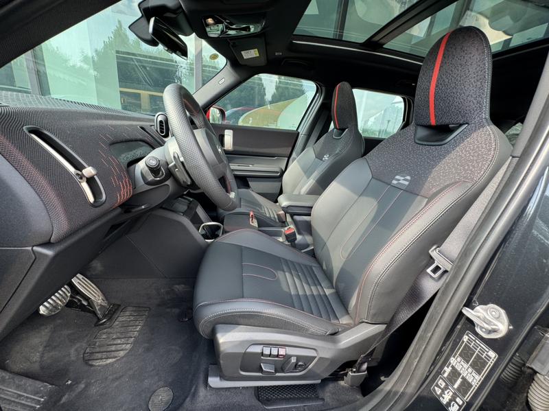 Mini Countryman JCW, 2025 — фото 10 из 12