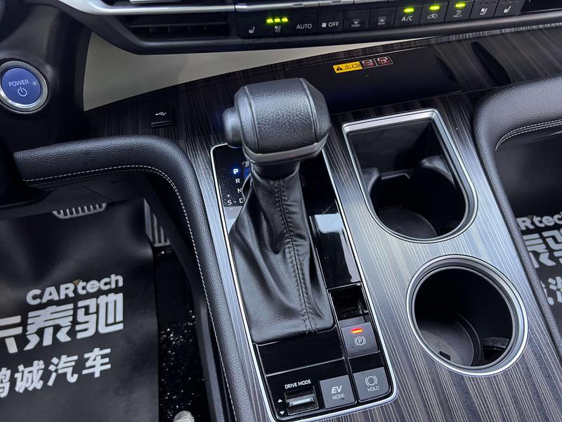 Toyota Granvia, 2023 — фото 12 из 12