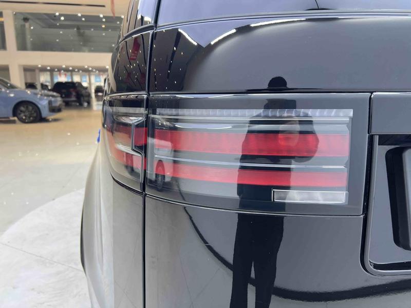 Land Rover Discovery, 2023 — фото 8 из 12
