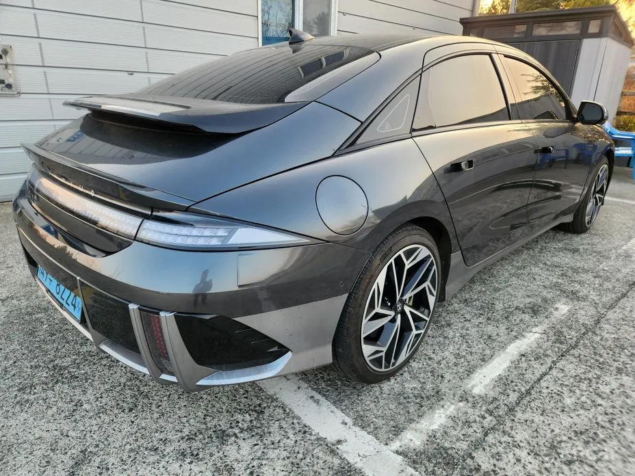 Hyundai Ioniq 6, 2023 — фото 2 из 12