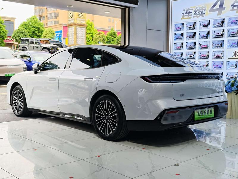 Geely Galaxy Starshine 8 EM-i, 2025 — фото 5 из 11
