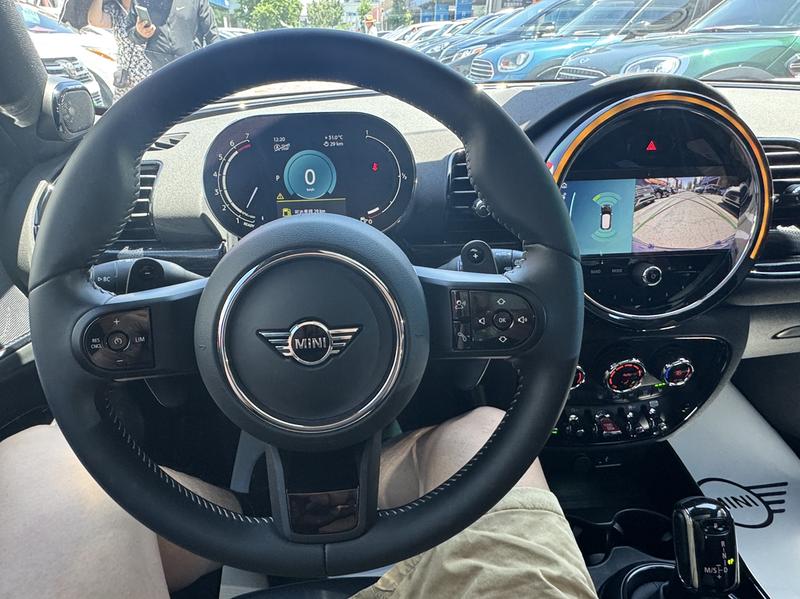 Mini Clubman, 2023 — фото 9 из 12