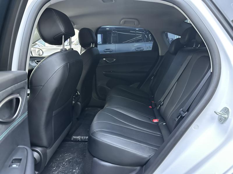 BYD Seal 05 DM-i Hybrid, 2025 — фото 12 из 12