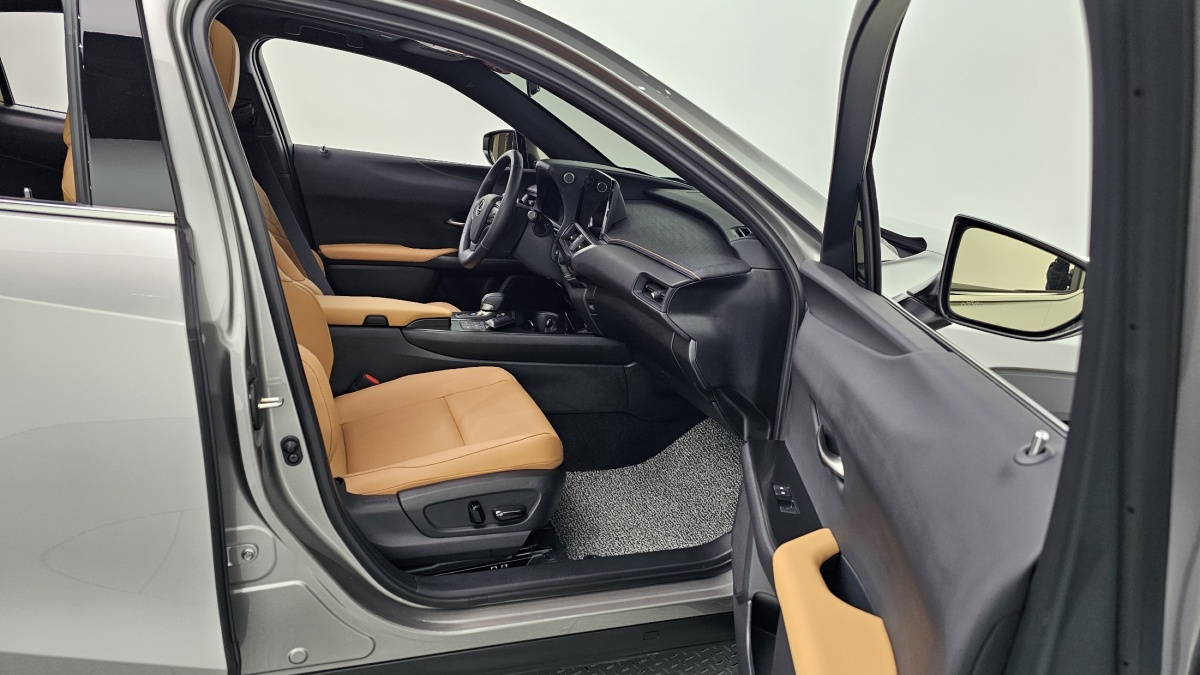 Lexus UX, 2025 — фото 11 из 12