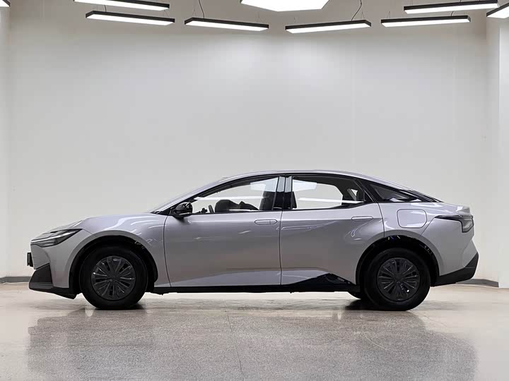 Toyota bZ3, 2024 — фото 4 из 9