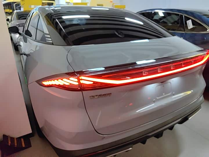 Geely Galaxy L6, 2023 — фото 5 из 9