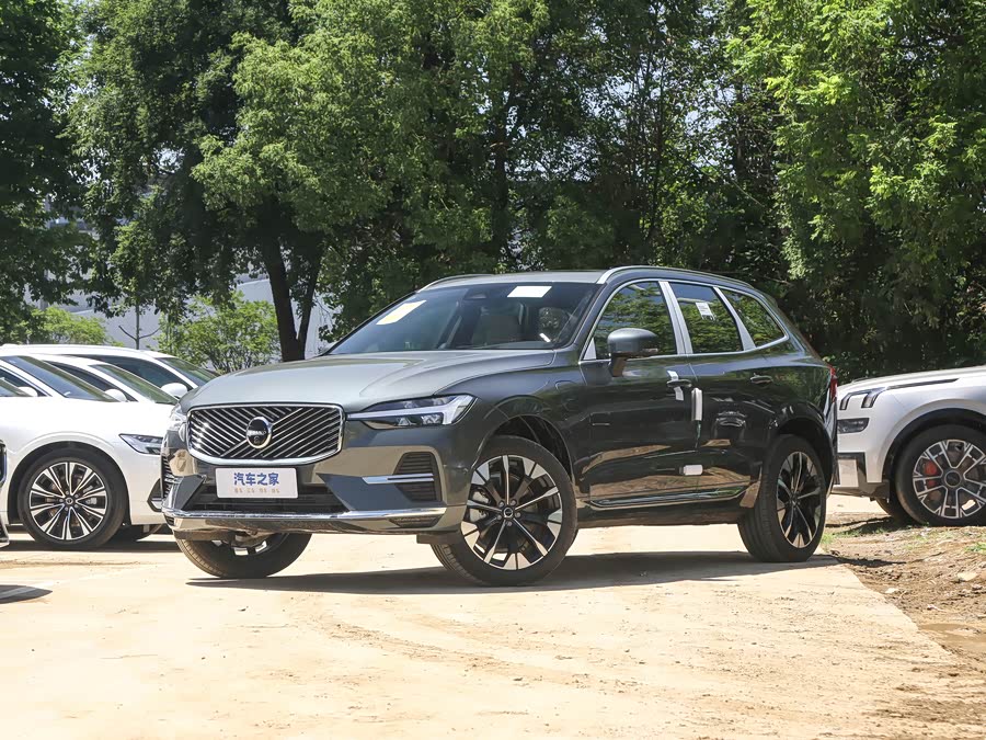 Volvo XC60 Hybrid, 2026 — купить в Костроме под ключ