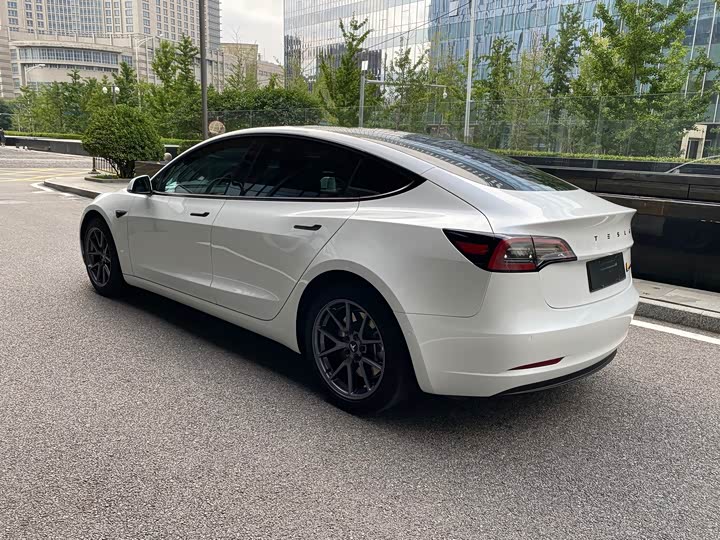 Tesla Model 3, 2023 — фото 4 из 9