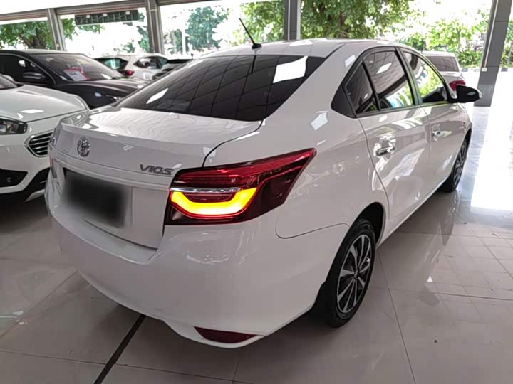Toyota Vios, 2023 — фото 7 из 9
