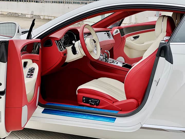 Bentley Continental GT, 2024 — фото 4 из 9