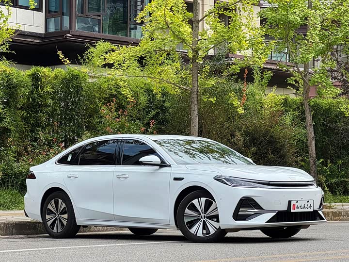 Geely Galaxy A7, 2025 — фото 3 из 9