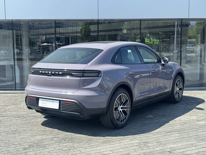 Porsche Macan EV, 2025 — фото 3 из 9