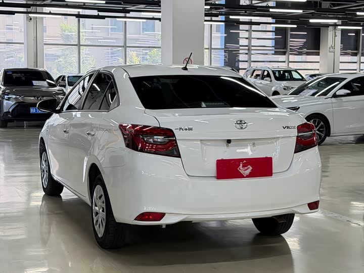 Toyota Vios, 2023 — фото 7 из 9