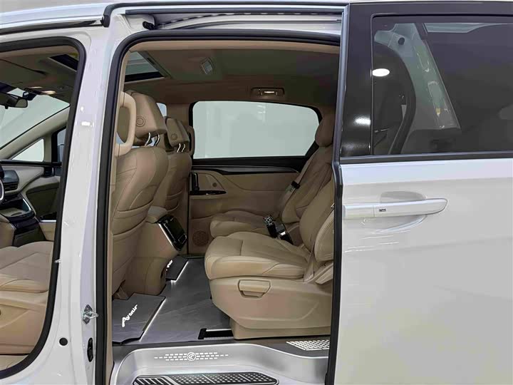 Buick GL8 Hybrid, 2025 — фото 6 из 9