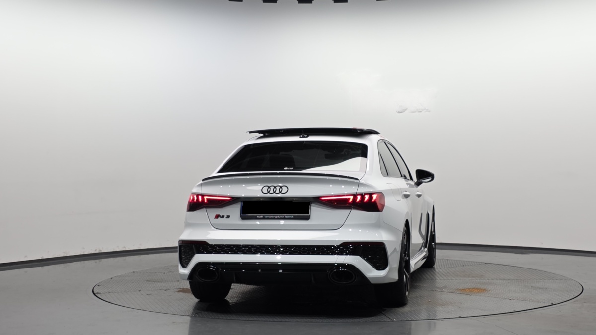 Audi RS 3, 2023 — фото 4 из 12