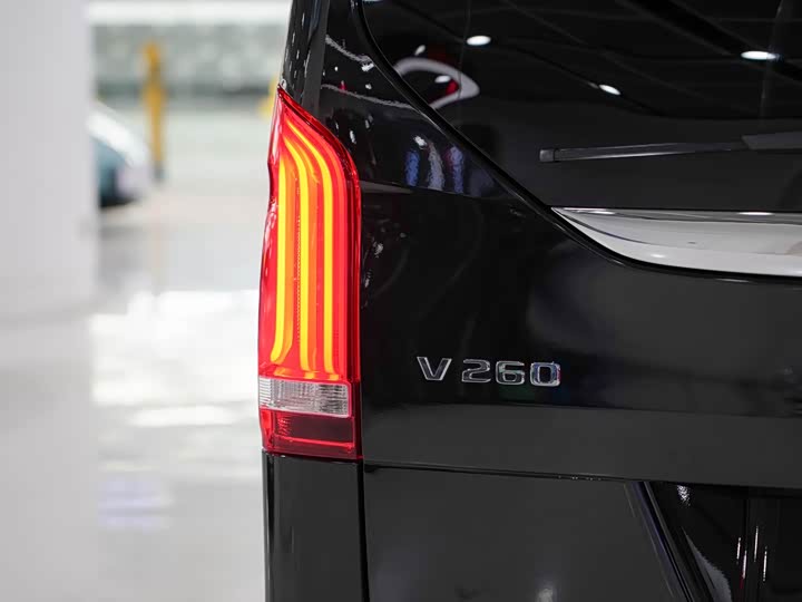 Mercedes-Benz V-Class, 2023 — фото 4 из 9