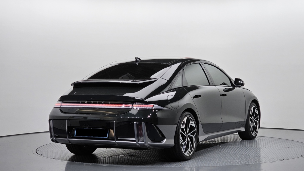 Hyundai Ioniq 6, 2022 — фото 2 из 12