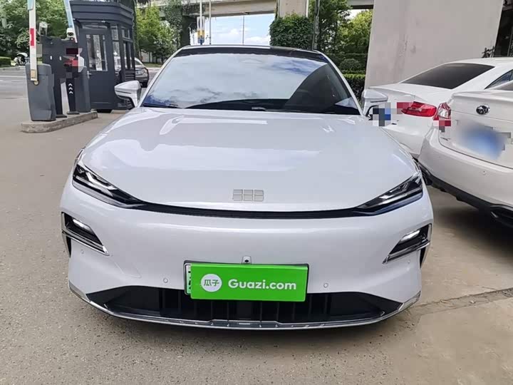 Geely Galaxy Starshine 8 EM-i, 2025 — фото 3 из 9