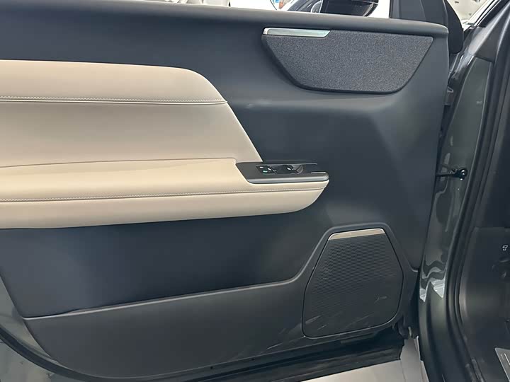 Volvo XC70 Hybrid, 2025 — фото 8 из 9