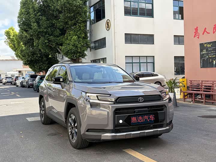 Toyota RAV4, 2025 — фото 3 из 9