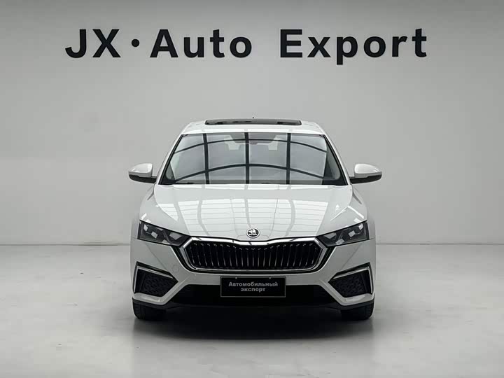 Skoda Octavia Pro, 2023 — фото 2 из 9