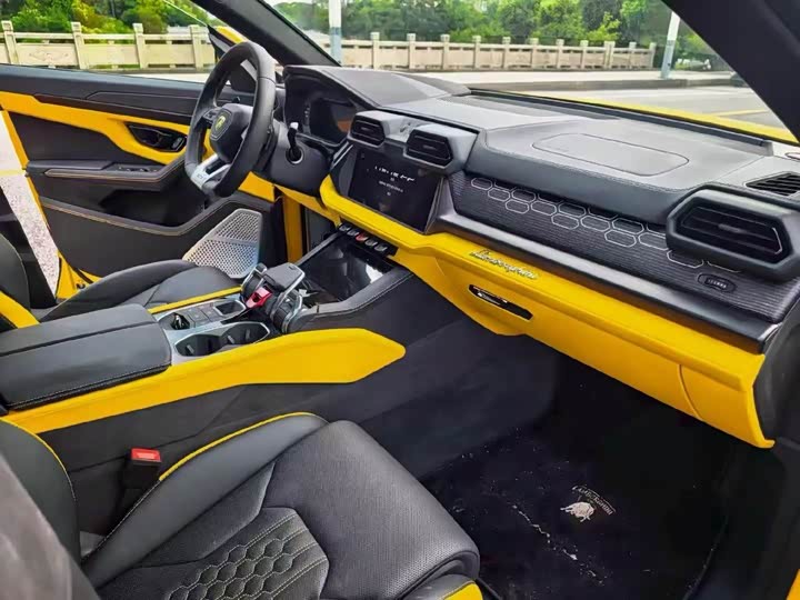 Lamborghini Urus SE, 2025 — фото 7 из 7