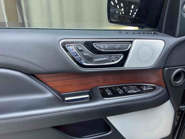 Lincoln Navigator, 2021 — фото 7 из 9