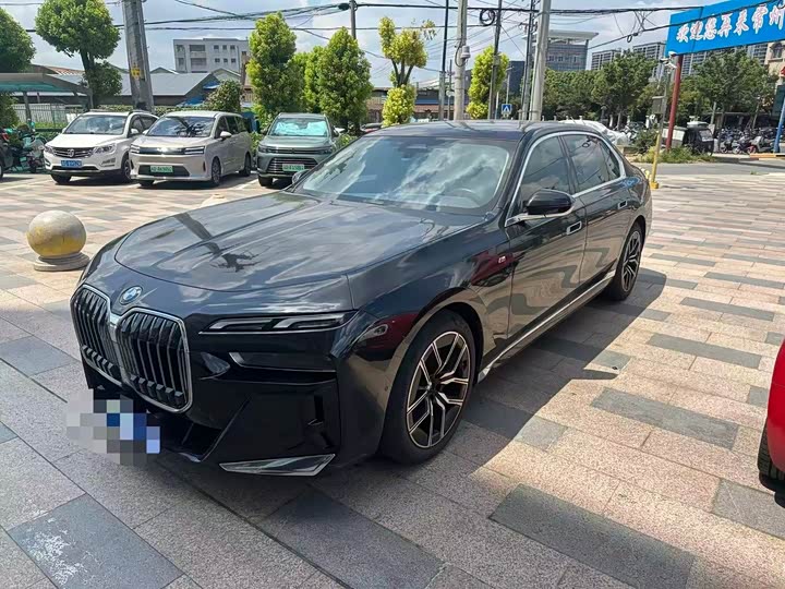BMW 7 Series, 2023 — фото 2 из 9
