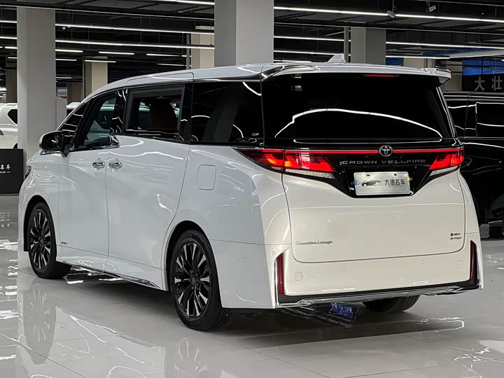 Toyota Vellfire, 2023 — фото 6 из 9