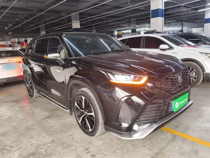 Toyota Crown Kluger, 2022 — фото 4 из 9