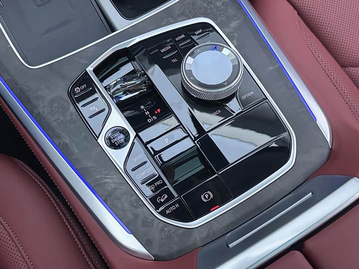 BMW X5, 2025 — фото 8 из 9