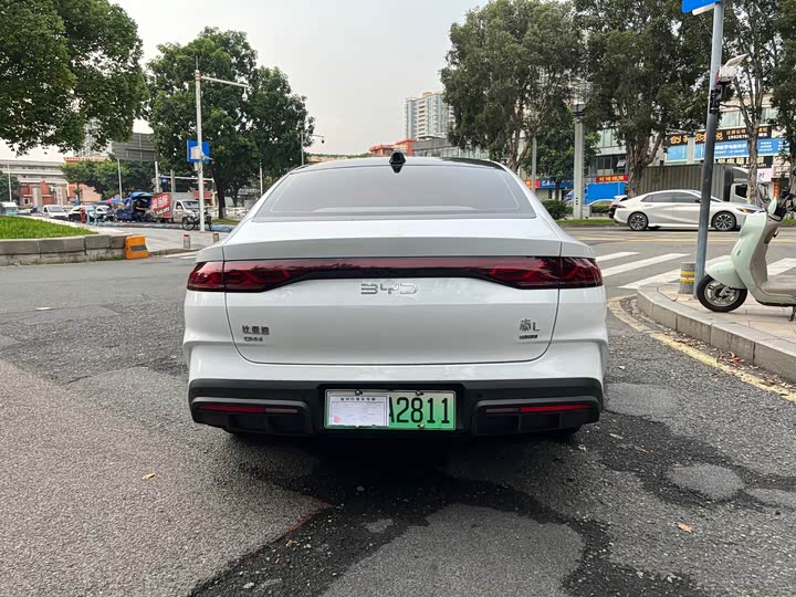 BYD Qin L, 2026 — фото 6 из 9