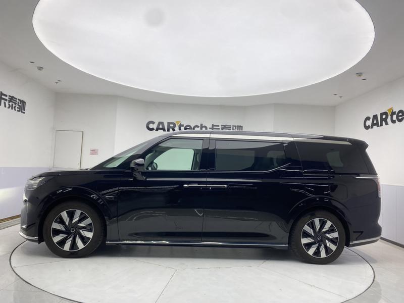 Volvo EM90, 2025 — фото 4 из 12