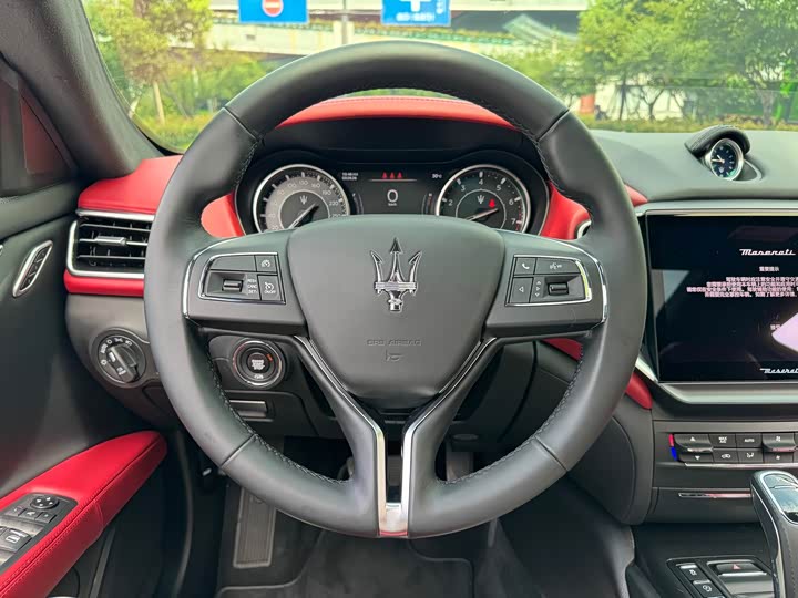 Maserati Ghibli, 2022 — фото 9 из 9