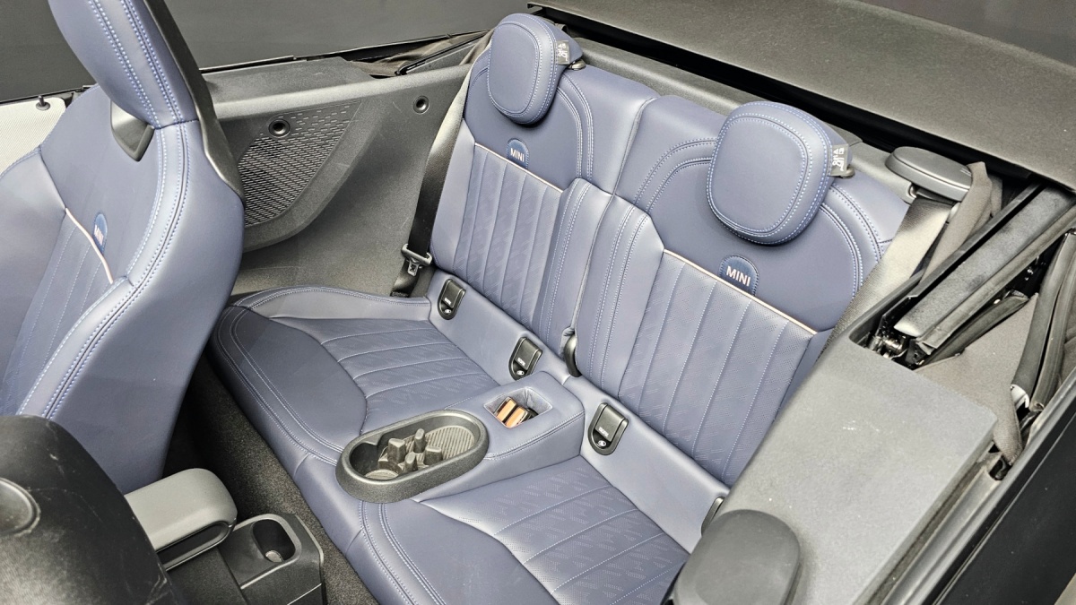 Mini Cooper Convertible, 2025 — фото 11 из 12