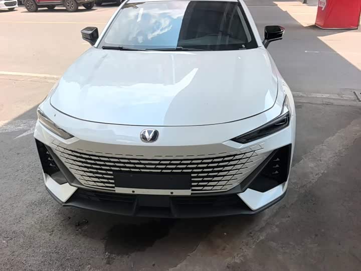 Changan UNI-V Hybrid, 2022 — фото 3 из 9