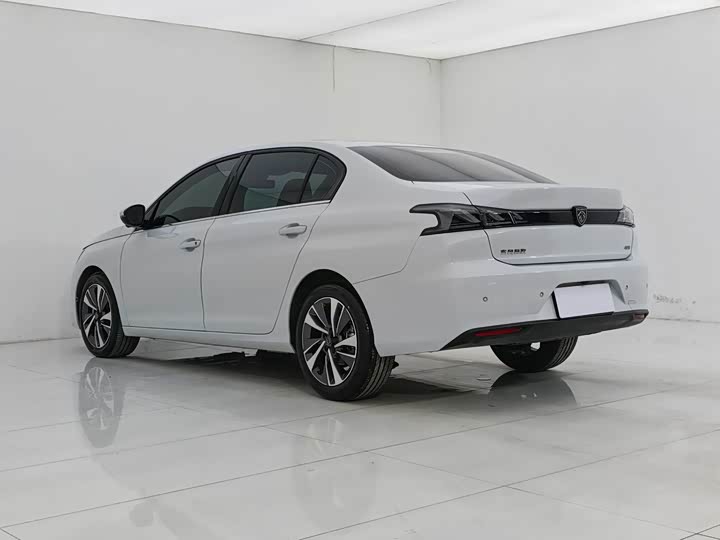 Peugeot 408, 2025 — фото 4 из 9