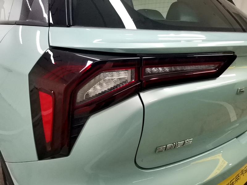 Geely Geometry E Firefly, 2024 — фото 10 из 12