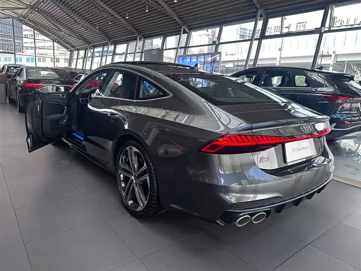 Audi S7, 2025 — фото 3 из 3
