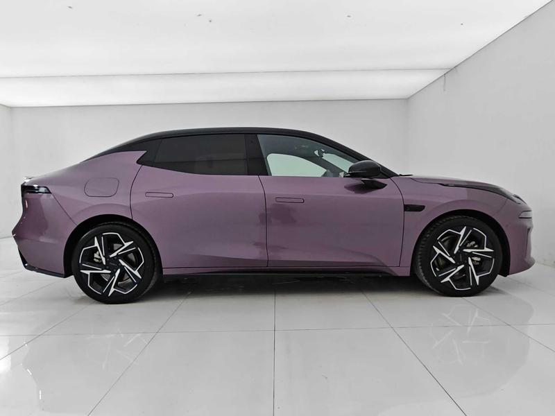 Lynk & Co 07 EM-P Hybrid, 2025 — фото 8 из 12