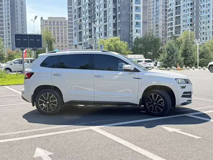 Skoda Karoq, 2022 — фото 5 из 9