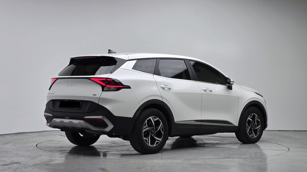 Kia Sportage, 2023 — фото 2 из 12
