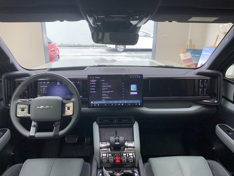 BYD FangChengBao Leopard 5, 2025 — фото 8 из 12