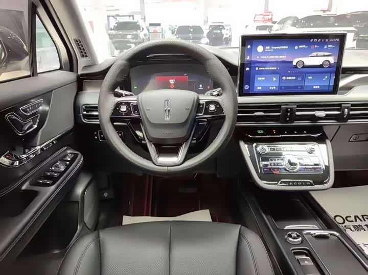 Lincoln Corsair Hybrid, 2022 — фото 8 из 9